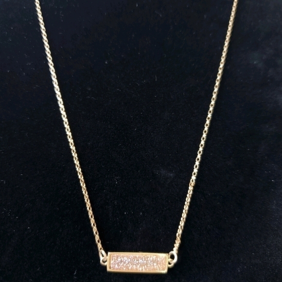 𝅺GOLD Plated Pink Sparkly Pendent - Picture 1 of 7